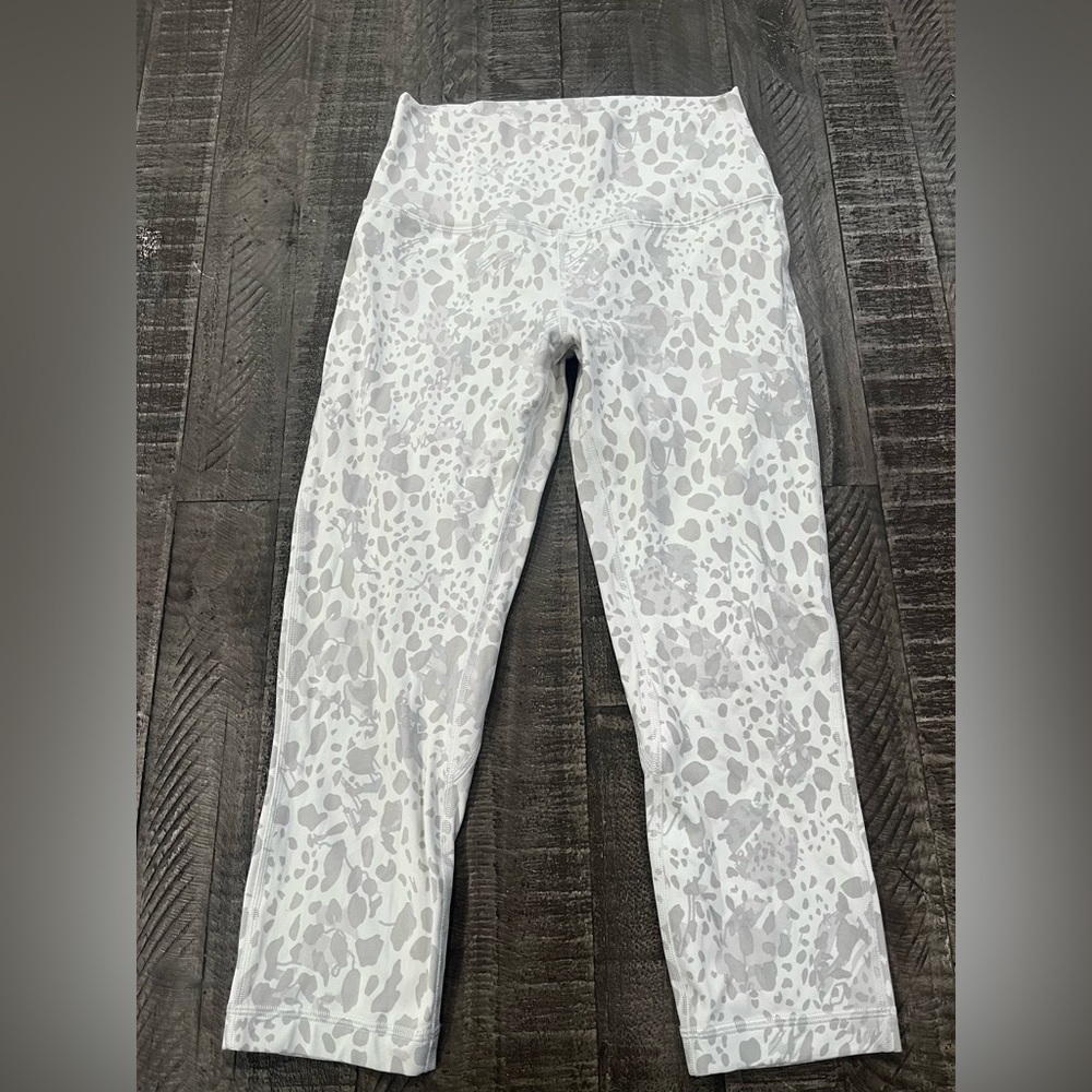 Lululemon Athletica Gray and White Patterned Leggings